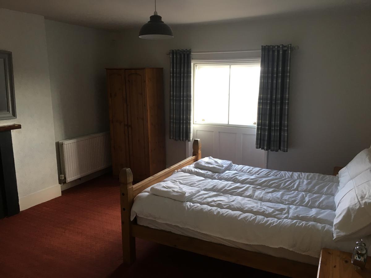 The Cross Keys Hotel Llanymynech Екстериор снимка