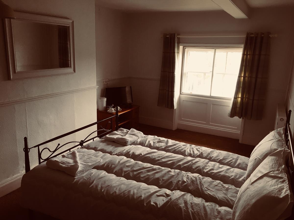 The Cross Keys Hotel Llanymynech Екстериор снимка