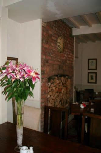 The Cross Keys Hotel Llanymynech Екстериор снимка
